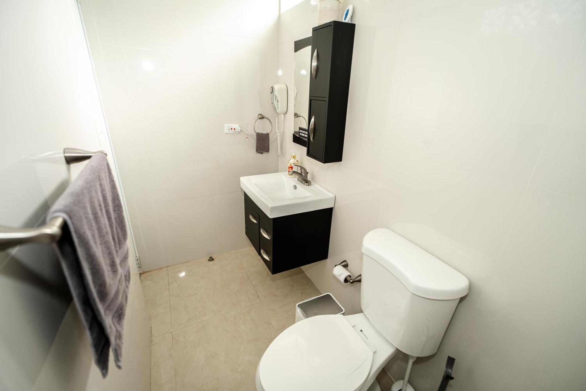 Апартаменты Compact Haven With Private Entrance And Free Parking And Laundry Понсе Экстерьер фото